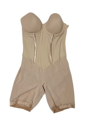 FLEXEES Strapless Sculpting Bodysuit Shaper in Nude size 38C